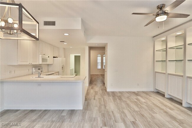 Building Photo - 6182 Towncenter Cir