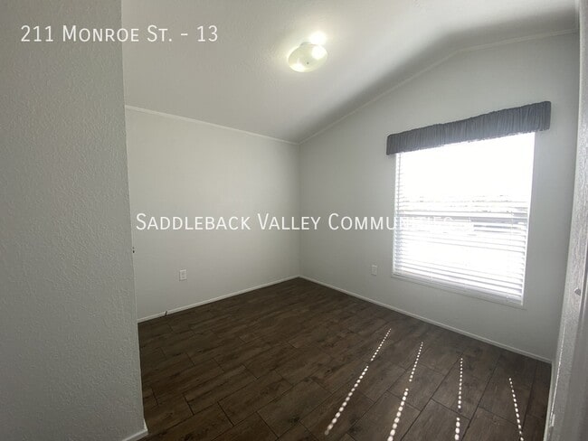 Building Photo - 211 Monroe St