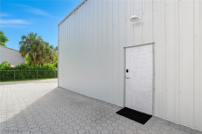 Building Photo - 6070 Lancewood Way