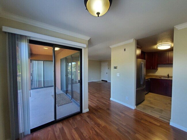 Building Photo - Spacious 2 bedroom 2 bath condo with perfect floor plan