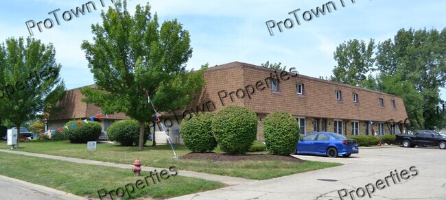 Building Photo - 654 Meadowood Ln