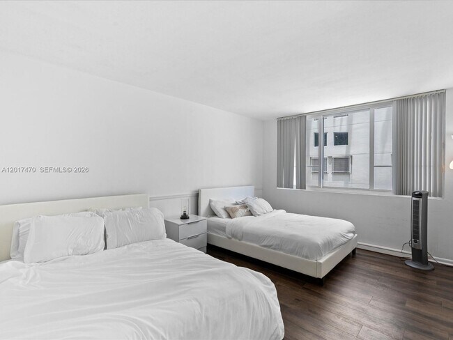 Building Photo - 5005 Collins Ave