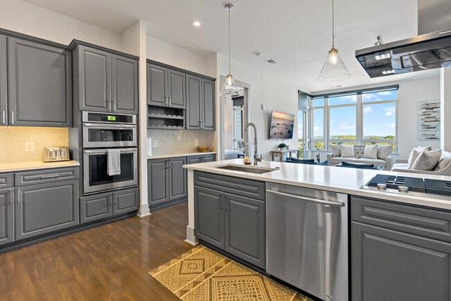 Building Photo - 1820 Fonthill Ct