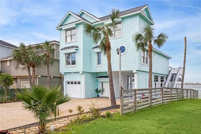 Primary Photo - 1322 Outrigger St