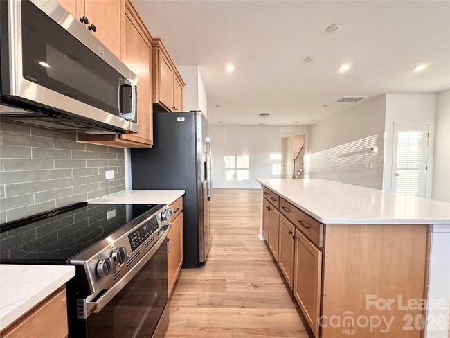 Building Photo - 2954 Clyde Dr