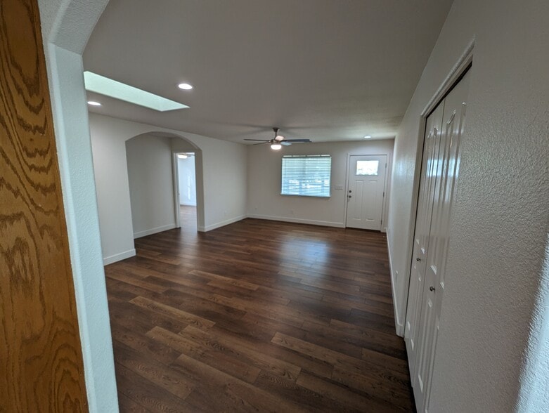 Living room - 225 Shadowrun Ct