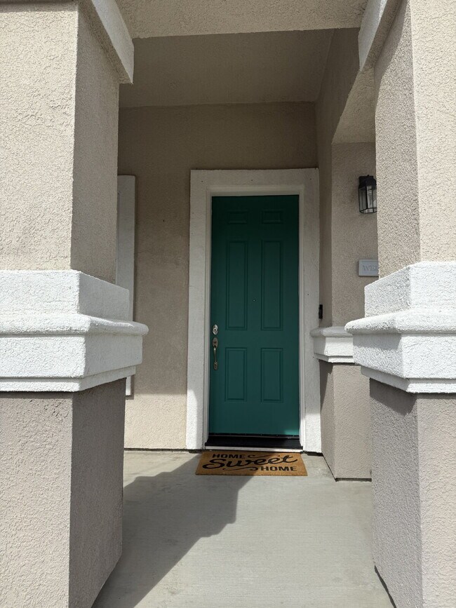 Building Photo - Charming 4-Bedroom, 3-Bathroom Single-Family Home