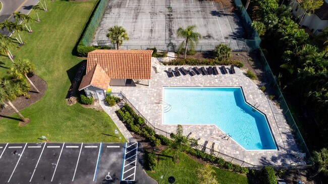 Building Photo - ** COURTYARDS AT QUAIL WOODS ** 2 BED + DEN / 2 BATH - TOWNHOME - NORTH NAPLES - ANNUAL RENTAL