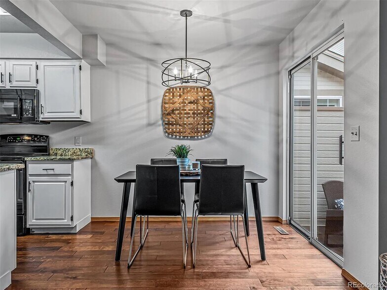 Building Photo - 1018 9th St