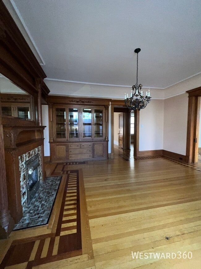 Building Photo - 420 N Marion St