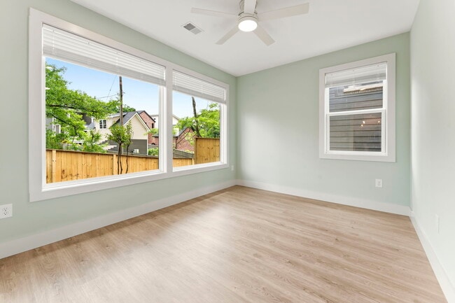 Building Photo - Medford Mews, Carriage House 319