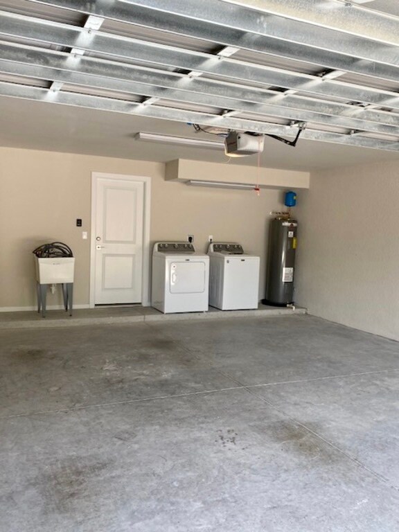 2 car garage with sink, washer & dryer - 9775 Alabama St