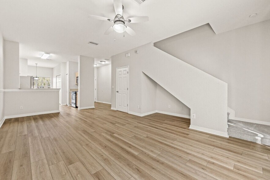 Building Photo - 10979 Winter Crest Dr