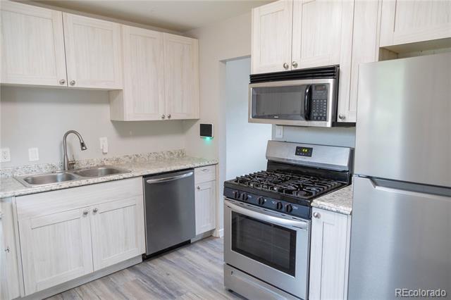 Building Photo - 518 Huron Rd