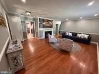 Building Photo - 8613 Leonard Dr