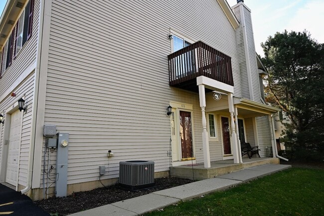 Building Photo - 616 Windsor Dr