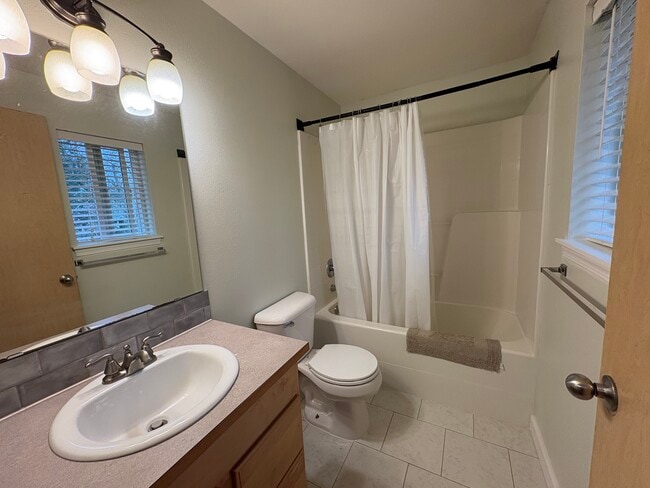 Building Photo - 17427 73rd Dr NE