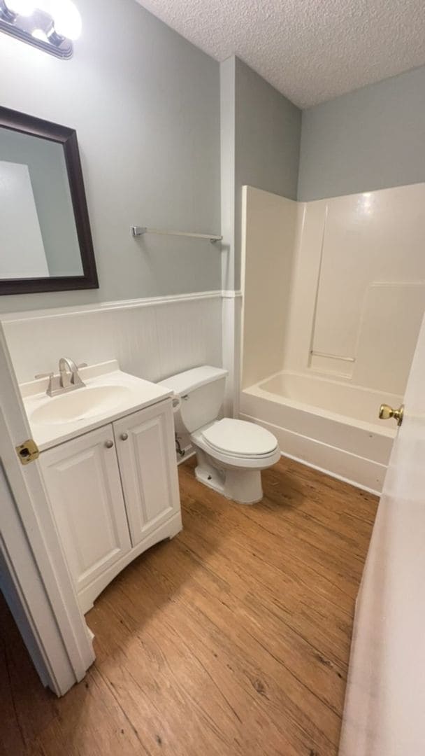 Building Photo - 2-Bedroom, 2-Bathroom Condo