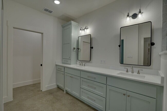 Building Photo - 112 Cardinal Wds