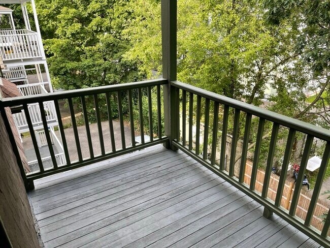 Building Photo - 11 Marion Rd