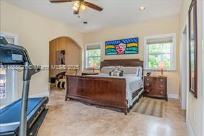 Building Photo - 3065 Allamanda St
