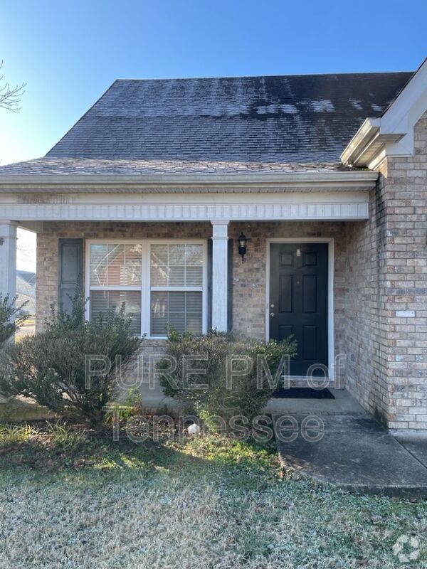 Building Photo - 2117 Burgess Ln