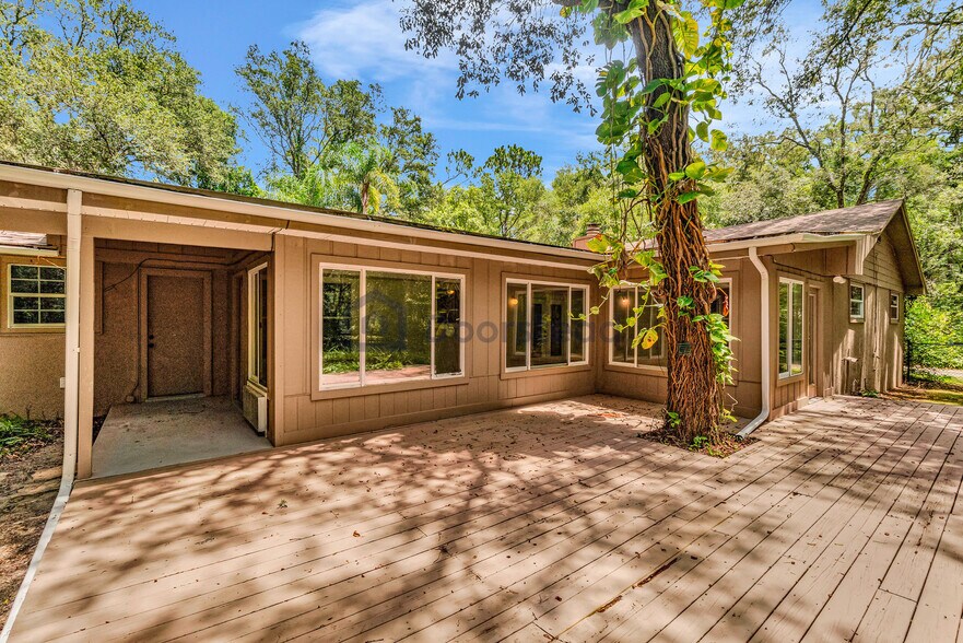 Building Photo - 30851 Round Lake Rd