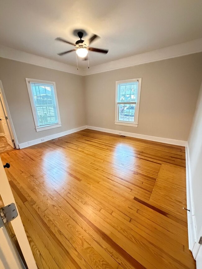 Building Photo - Inviting 2-Bedroom Home with Large Front Porch in KannapolisI’m