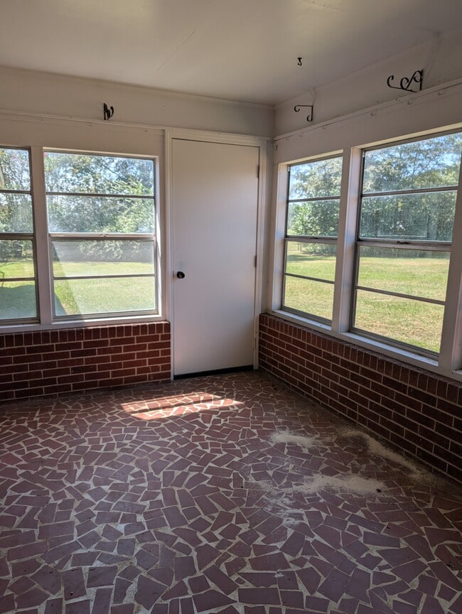 Building Photo - 5681 S County Rd 33