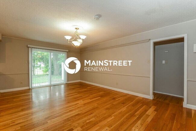 Building Photo - 3 Bedroom Pet-Friendly Home in Florissant, MO with Main Street Renewal