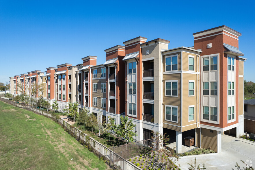 Building Photo - Regency Lofts