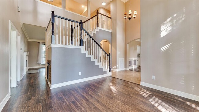 Building Photo - 15603 Twisting Springs Dr