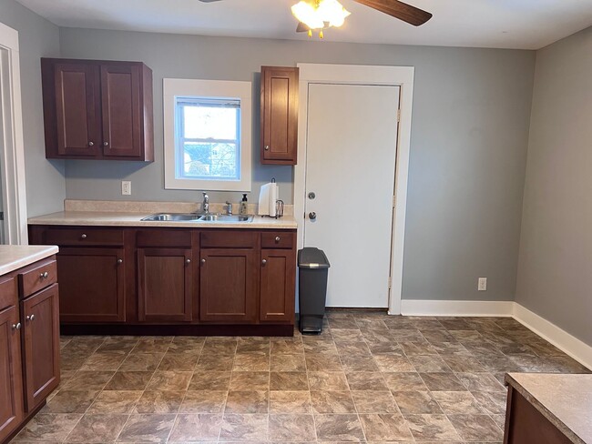 Building Photo - 75 Sheldon Blvd SE