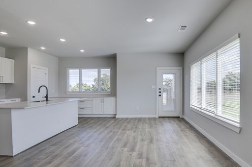 Building Photo - EDGEWOOD ESTATES NOW PRE-LEASING! LUXURIOU...