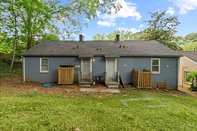 Building Photo - Duplex - For Rent West Side $ 1200.00/Month