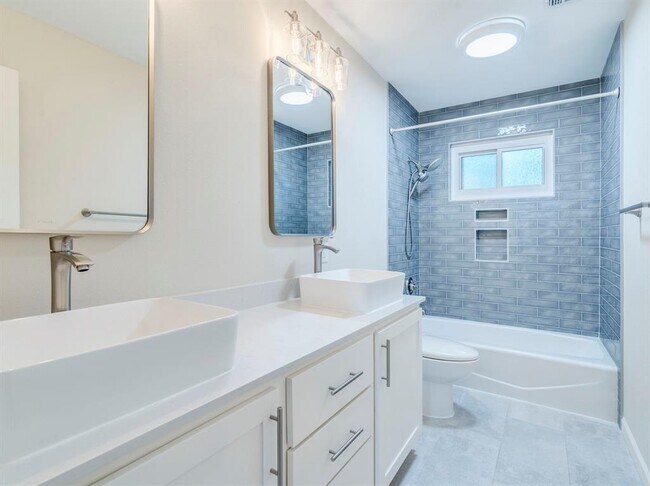 Building Photo - 317 Cedar Dr