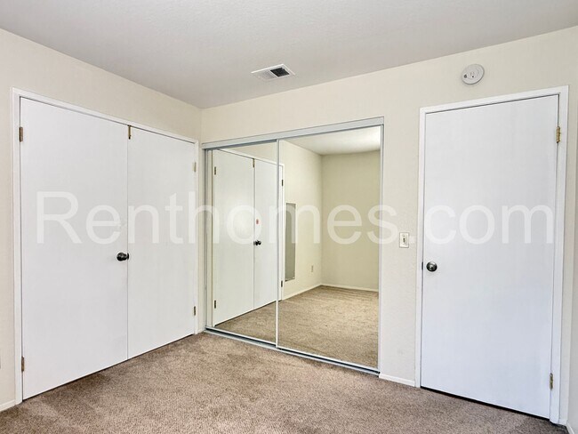 Building Photo - 11263 Avenida De Los Lobos