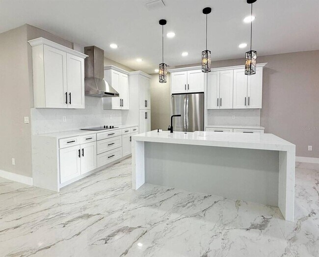 Building Photo - 2958 White Cedar Cir