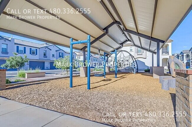 Building Photo - 4119 E Sagebrush St