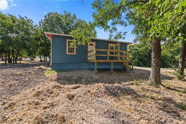 Building Photo - 2201 Cr 320