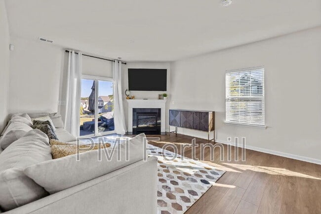 Building Photo - 18045 Stark Wy