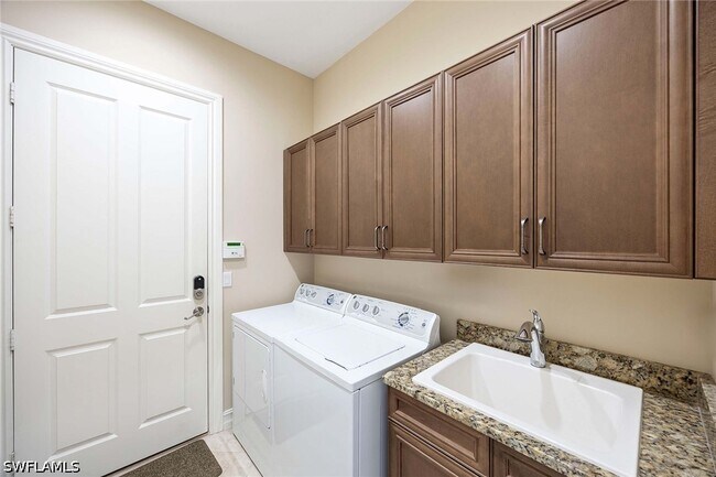 Building Photo - 6255 Brunello Ln