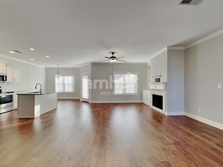 Building Photo - 4231 Vineyard Dr