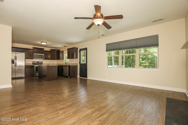 Building Photo - 304 Windward Landing