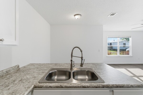 Building Photo - 34 Pine St