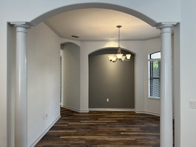 Building Photo - "Elegant 3-Bed, 3-Bath Home with a heated ...