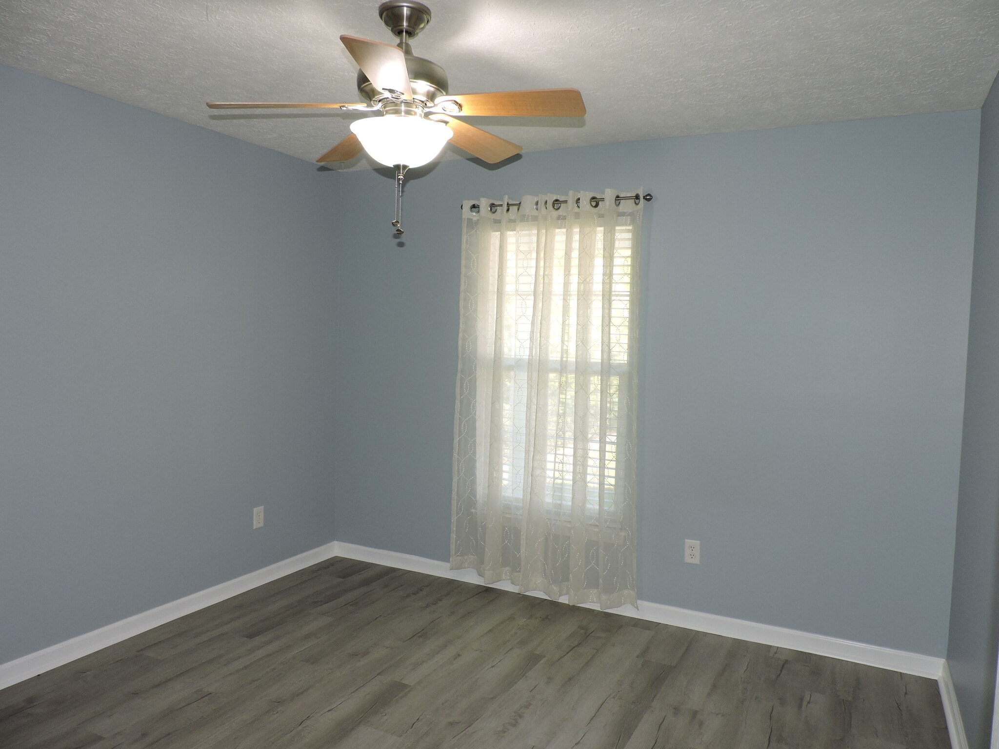 Building Photo - 121 Half Acre Ln