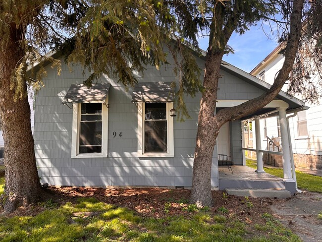 Primary Photo - A spacious and quiet 3 bedroom home in Old...