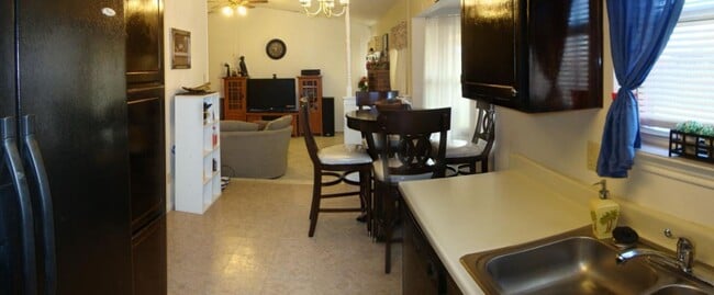 Building Photo - 412 Baumann Dr