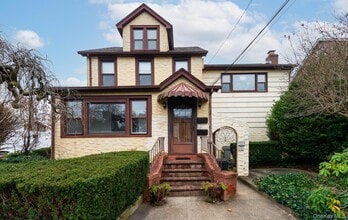 Building Photo - 23 Park Ave